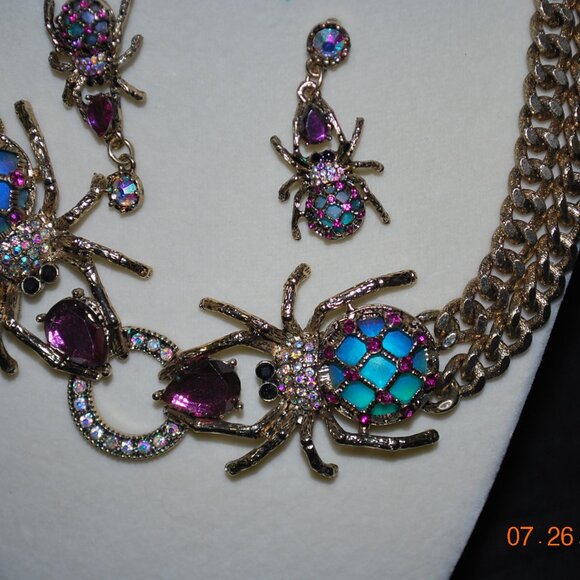 Betsey Johnson New Crab Necklace with Earrings - Picture 1 of 5